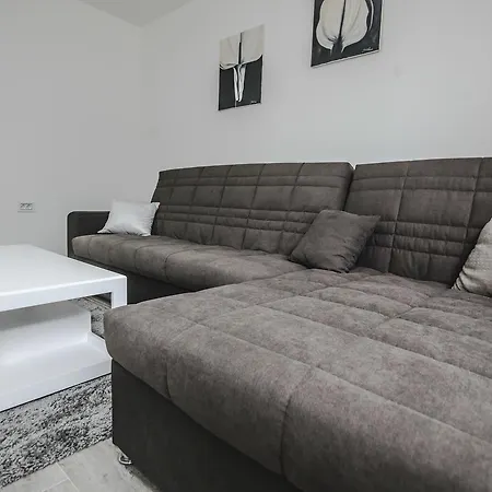 Kristal Apartamento Arandjelovac